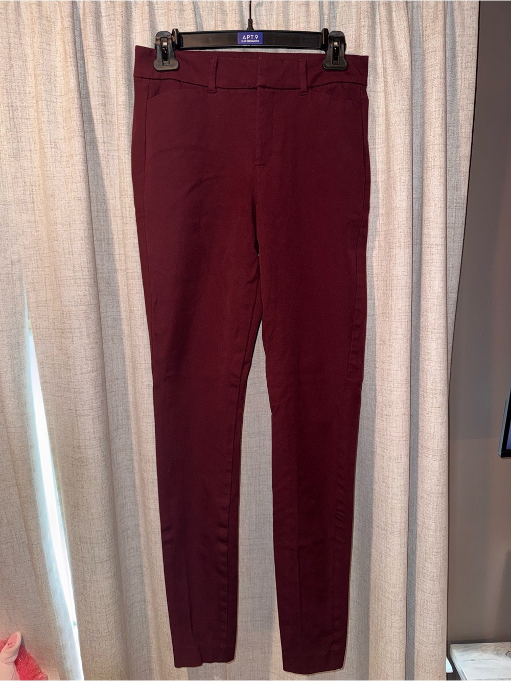 Old Navy High Rise Pixie Skinny Ankle Pants, Burgundy, Size 4 Tall